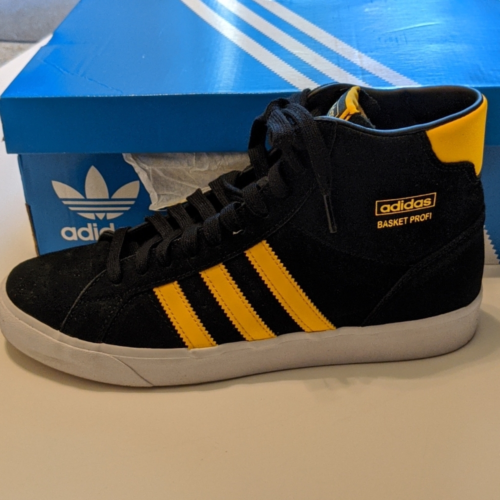 ADIDAS SIZE 9 YELLOW/BLACK BASKET PROFI SHOES